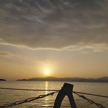 Dinas Inn Piso Livadi Bagian luar foto