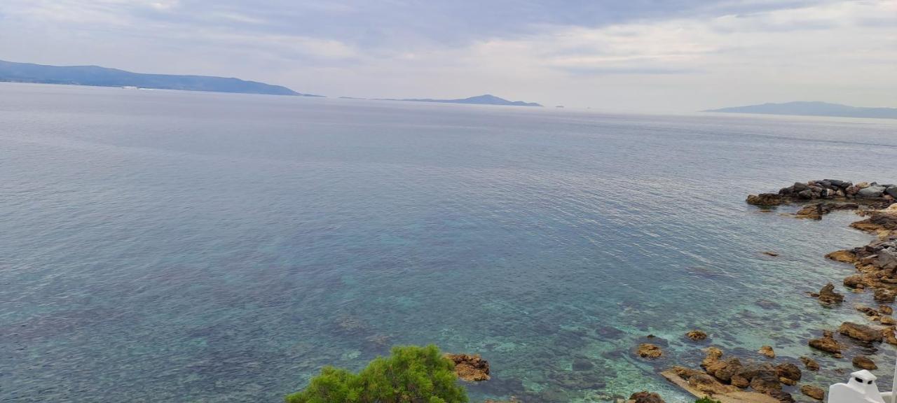 Dinas Inn Piso Livadi Bagian luar foto