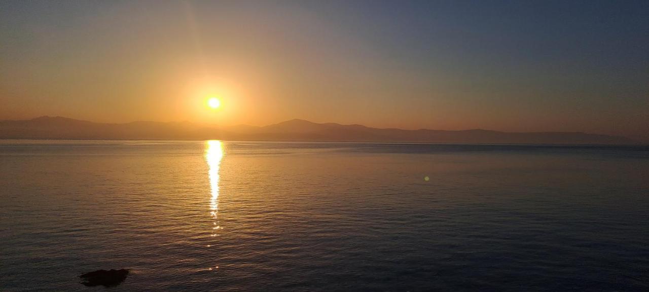 Dinas Inn Piso Livadi Bagian luar foto