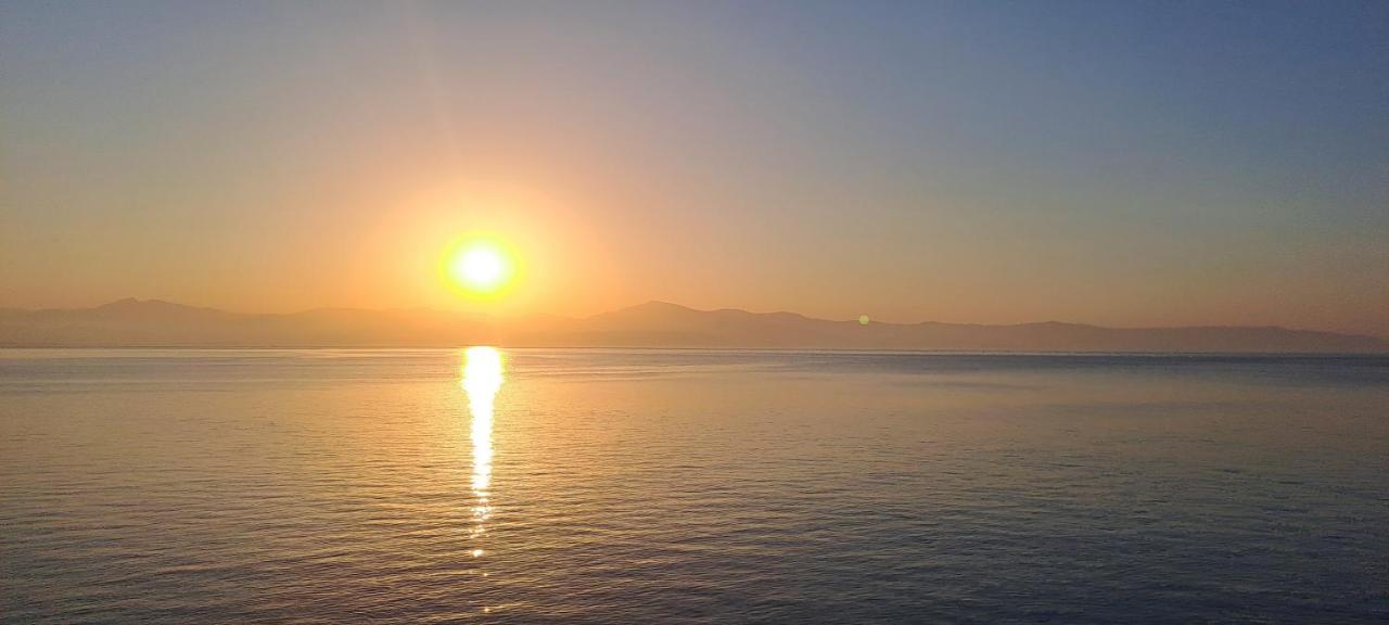 Dinas Inn Piso Livadi Bagian luar foto