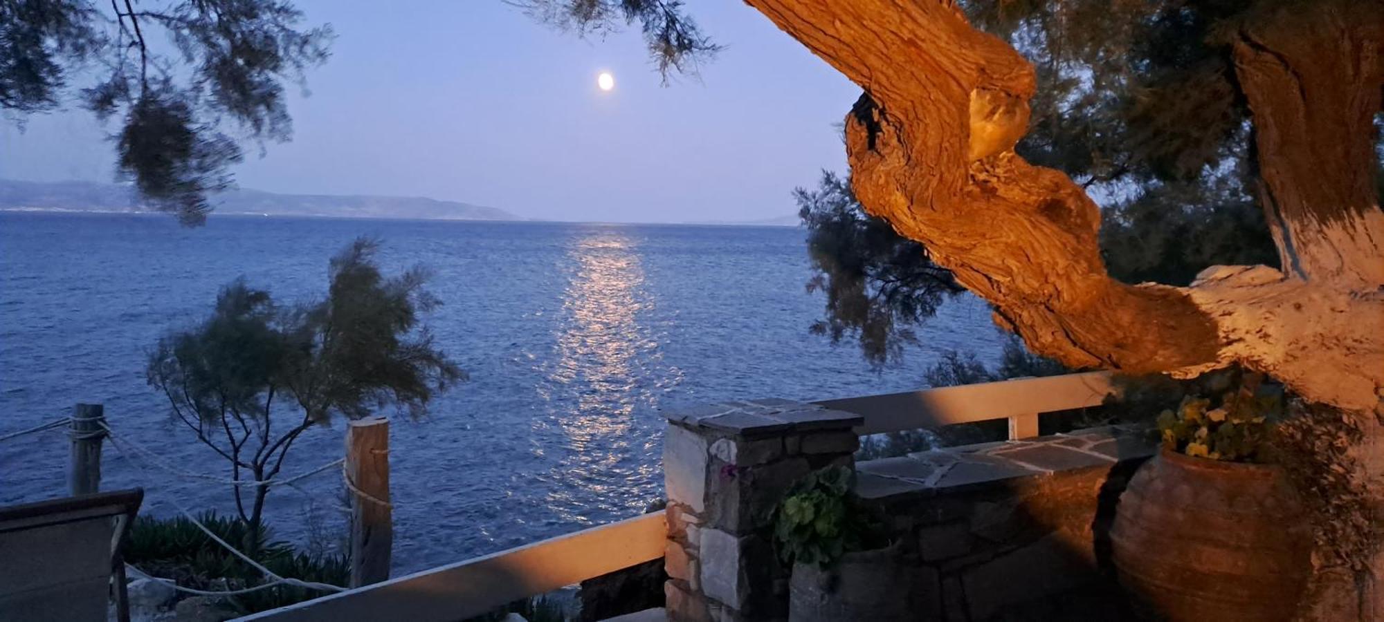 Dinas Inn Piso Livadi Bagian luar foto
