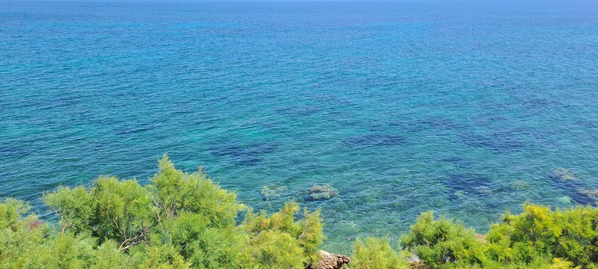Dinas Inn Piso Livadi Bagian luar foto
