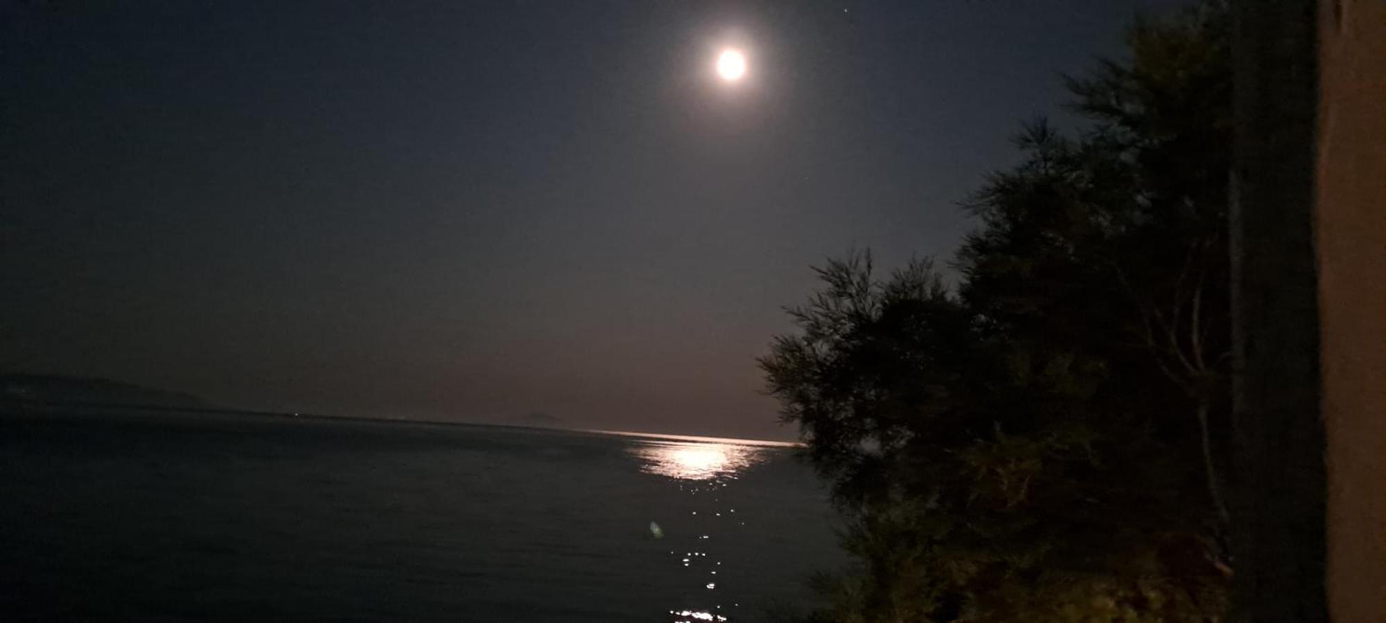 Dinas Inn Piso Livadi Bagian luar foto