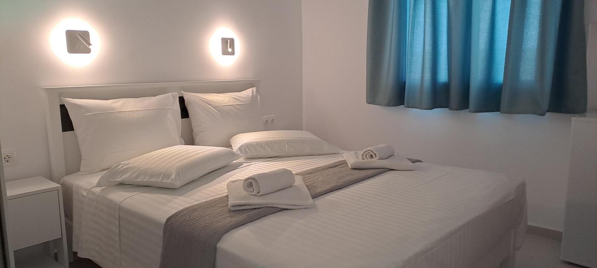 Dinas Inn Piso Livadi Bagian luar foto