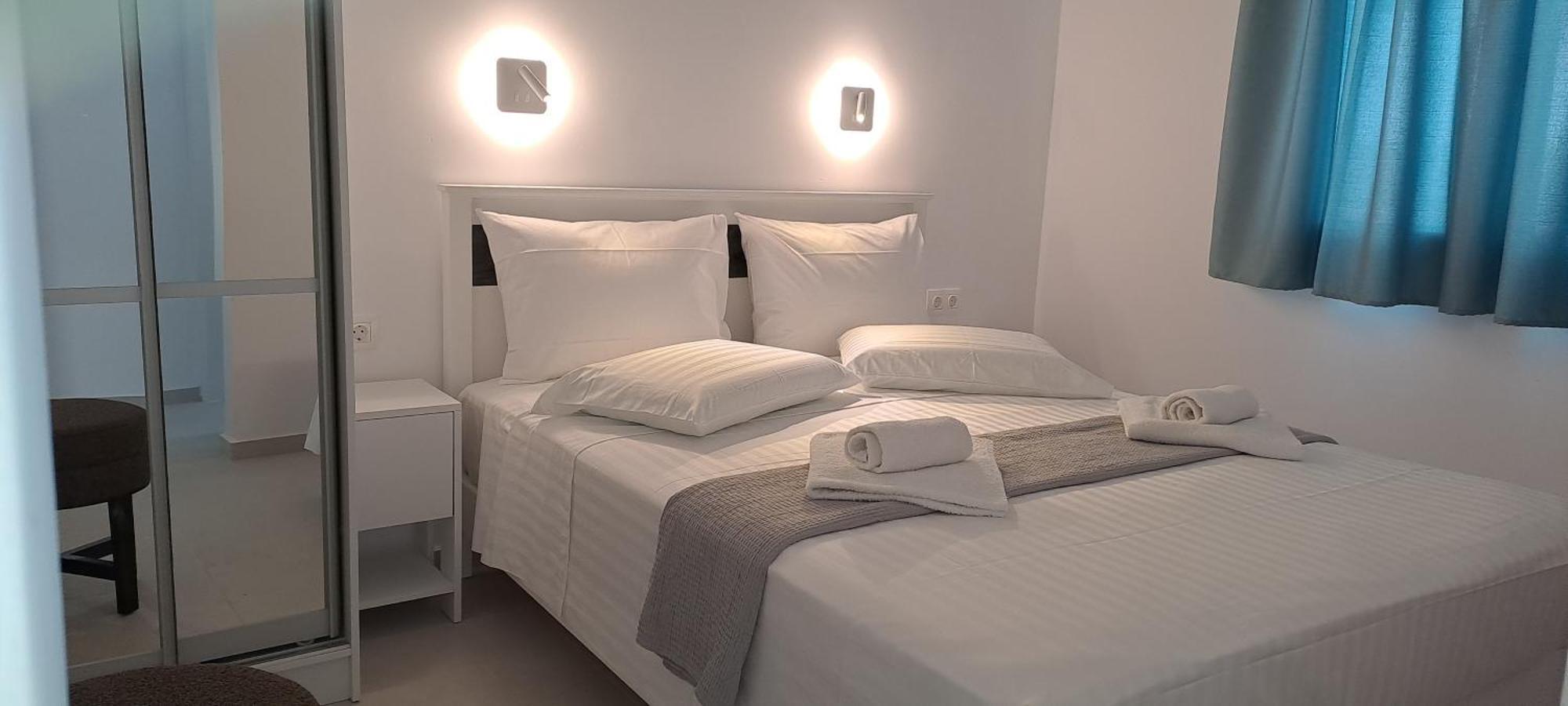 Dinas Inn Piso Livadi Bagian luar foto