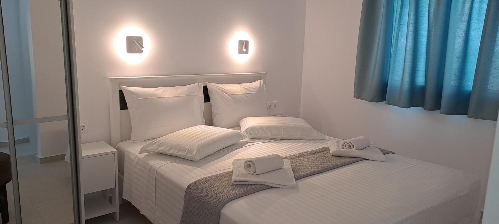Dinas Inn Piso Livadi Bagian luar foto