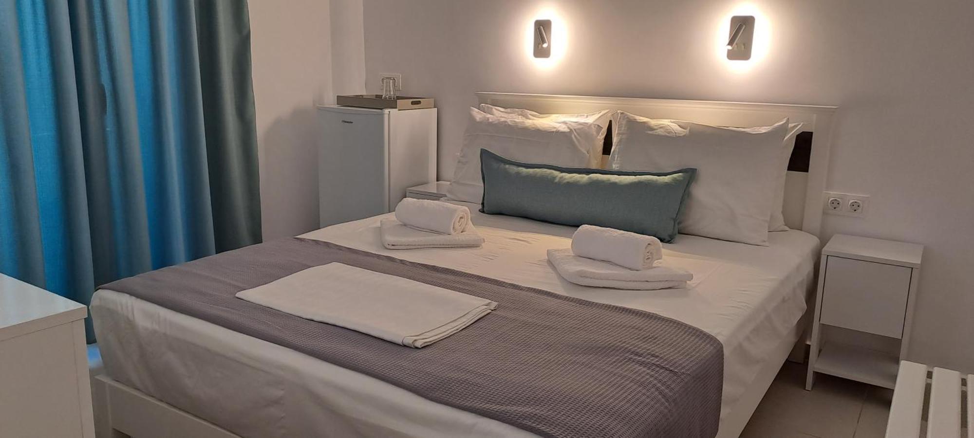 Dinas Inn Piso Livadi Bagian luar foto