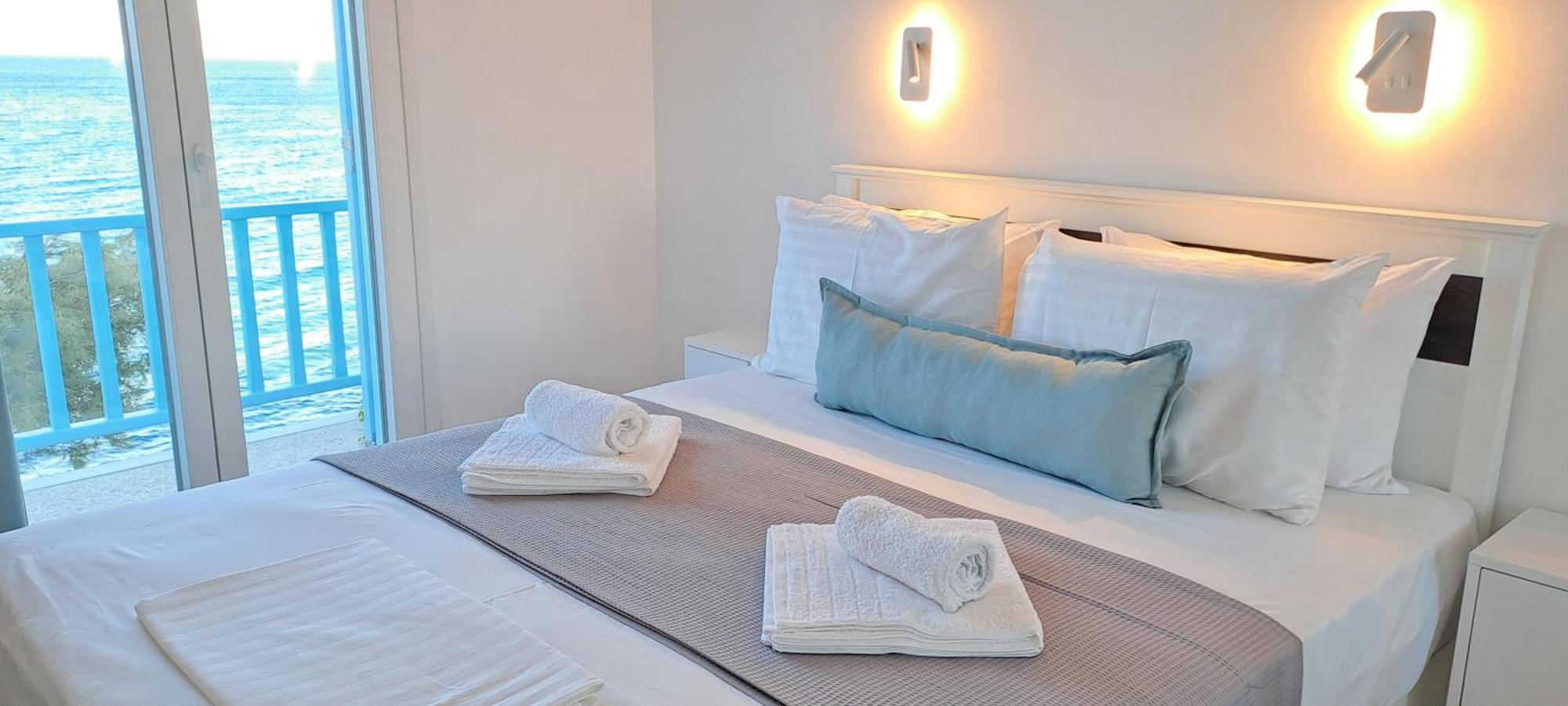 Dinas Inn Piso Livadi Bagian luar foto